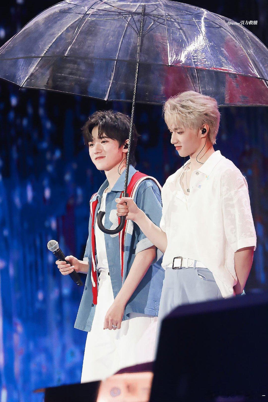 文轩 🐺🐟文轩世界第一初恋 “你能不能哄我一下”烟花升停在星夜-宋亚轩刘耀文