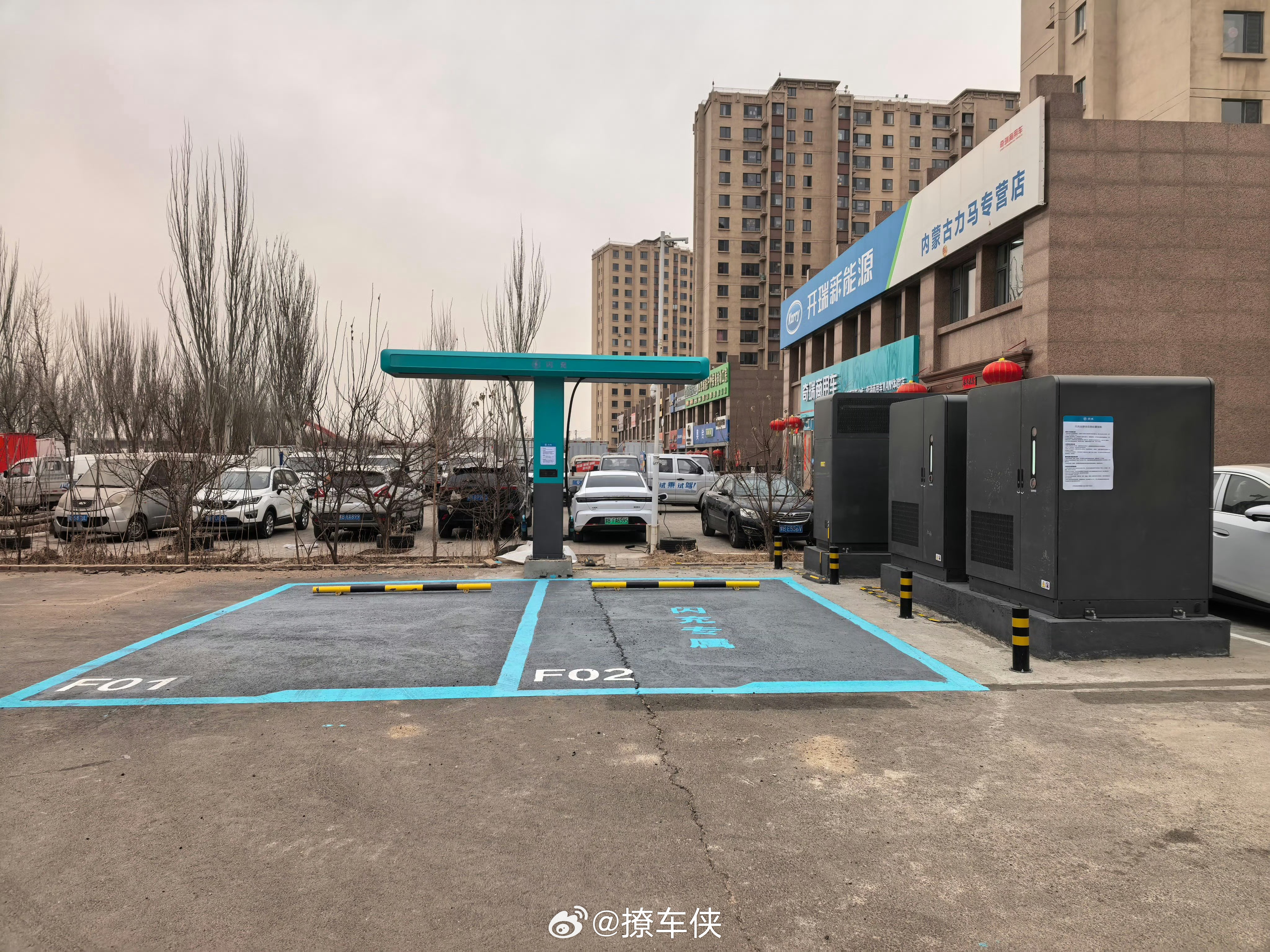 比亚迪闪充站建设真的猛 刚刚看到全国多地网友都在打卡比亚迪新出的1500kW闪充