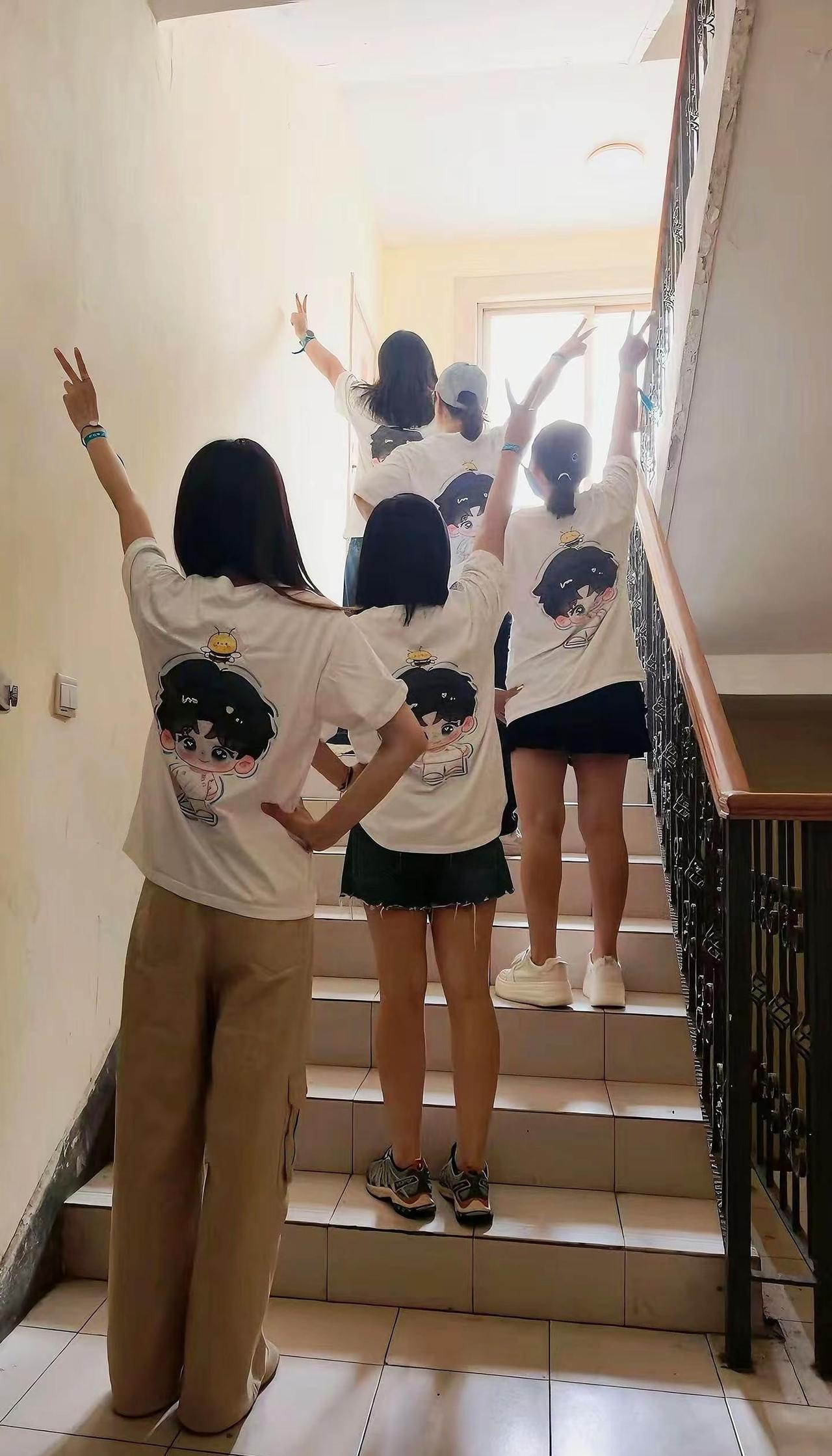 我在@黄浩雯的圈子发布了讨论黄浩雯音乐会许愿池 Day11 音乐会当天OOTD没