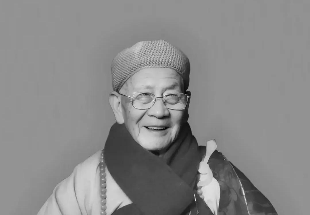 年 12 月 17 日晨 6 点 58 分，巢湖相隐寺的晨雾尚未散尽，中国佛教协