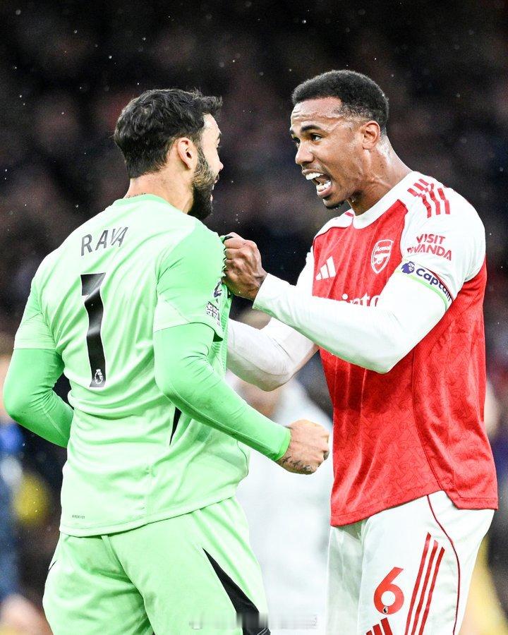 本赛季，欧洲五大联赛中没有哪支球队的失球数（7个）或零封场次（8场）比阿森纳更少