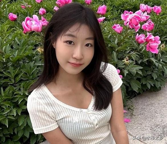 我支持男性享有育儿假，这凸显了“育儿”培养的重要意义。
实际上，育儿是夫妻双方的