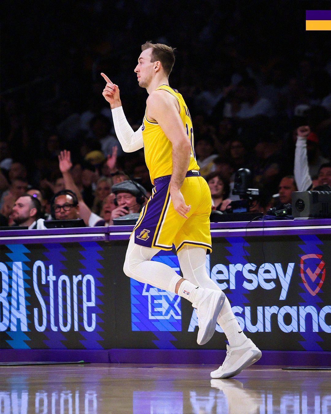 射手本色！肯纳德第一球就进！！勇士vs湖人 湖人国度