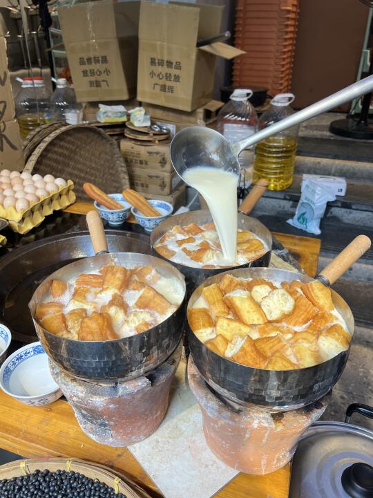 广州体育西！！偶遇老式碳炉豆浆油条……