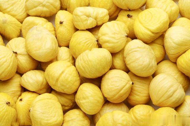 【山楂别和高蛋白食物一起吃】山楂和板栗是否确实不能一起食用呢？其实不仅仅是板栗，