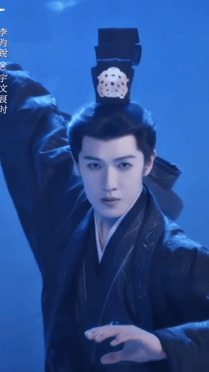 李昀锐归良辰﻿李昀锐《归良辰》宇文良时开机官宣海报，太帅了，真天选古人！㊗️李昀
