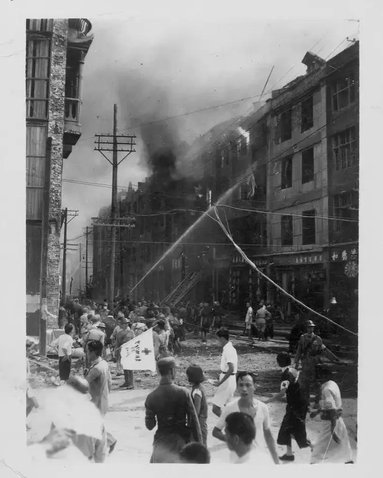 1939年5月3日，日本侵略军对重庆实施了大规模空袭，这是抗日战争期间“重庆大轰