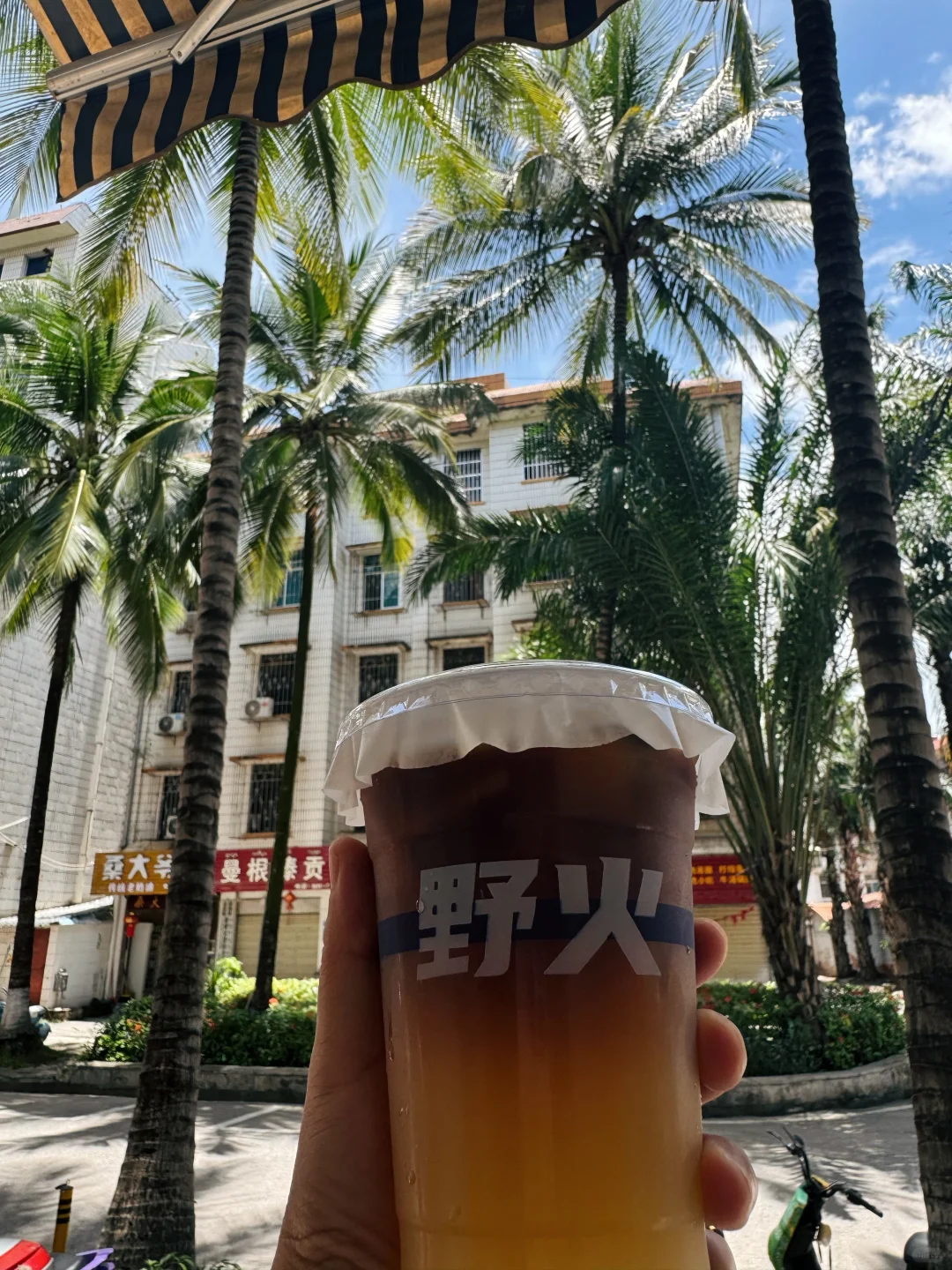 西双版纳｜藏在农贸市场巷子里的社区咖啡