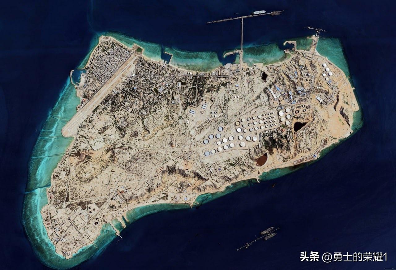 据 Axios 报道，美国讨论了夺取波斯湾哈尔克岛的可能性，该岛是伊朗约90％原