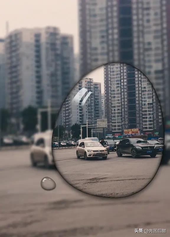 一个人最大的无知，并非没文化、缺学历，而是看不清自己。
有些人总觉得自己厉害，眼