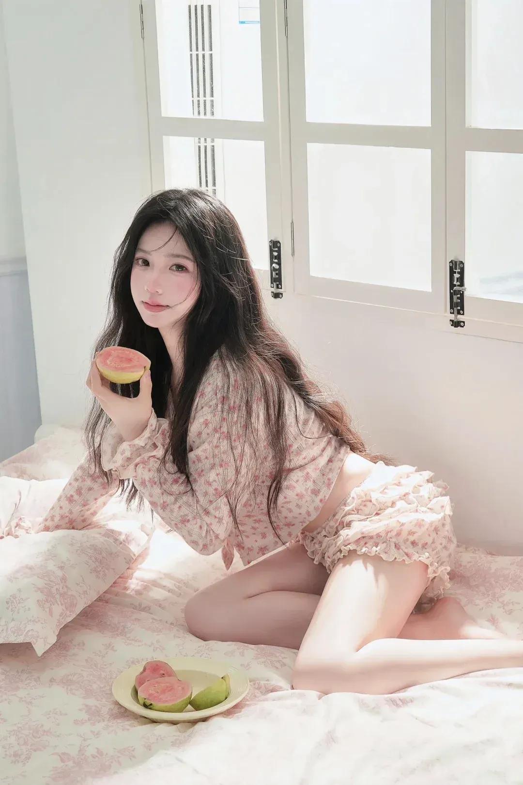 分享您的街拍照柔光中的夏天你有哪些不经意拍出的惊艳美照 你觉得什么样的美女算是天