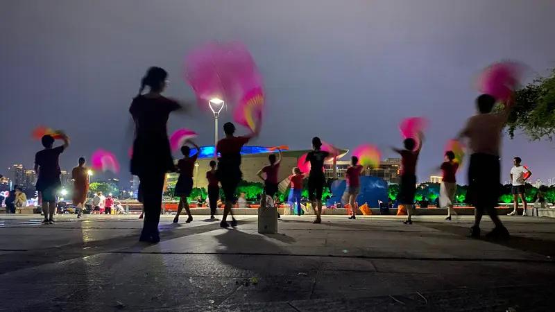 微头条日记

寡妇好奇询问身边光棍：为什么广场舞随处都是大妈，很难见到老年男人？