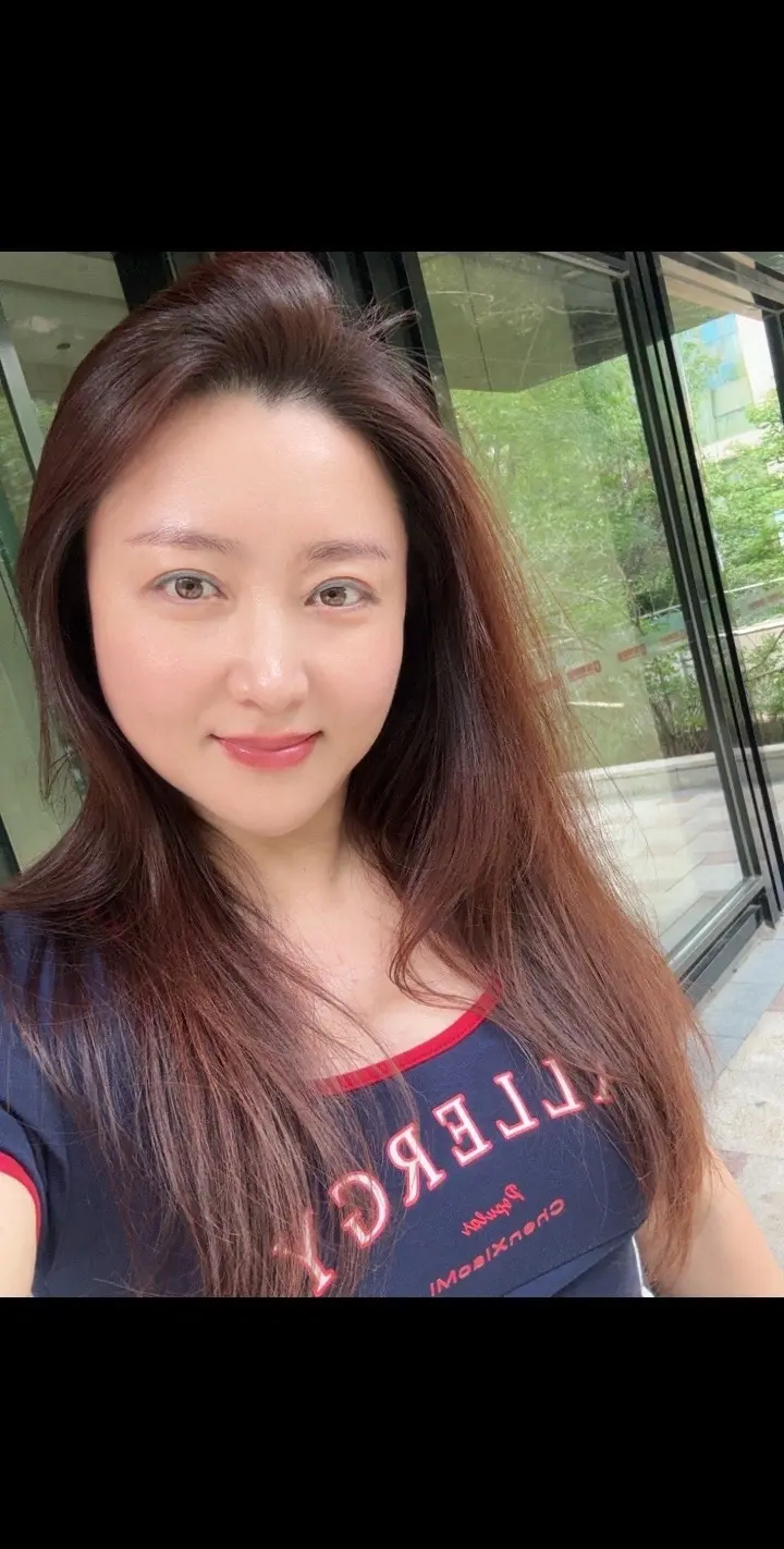很难再遇到一个有感觉 又喜欢 又合适的人了吧…