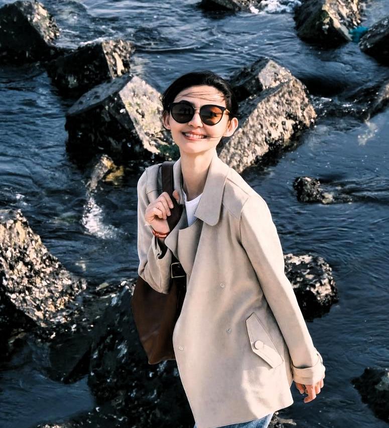 她经济危机的推手竟是前夫,爱与恨的抉择
S和汪小菲离婚，大家都说她潇洒，可能埋下