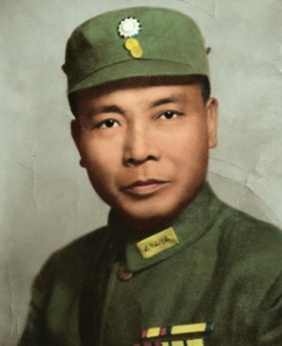 1949年， 汤恩伯 仓皇逃往 台湾 ，身边娇妻儿女一个不落全带上了船，唯独把给