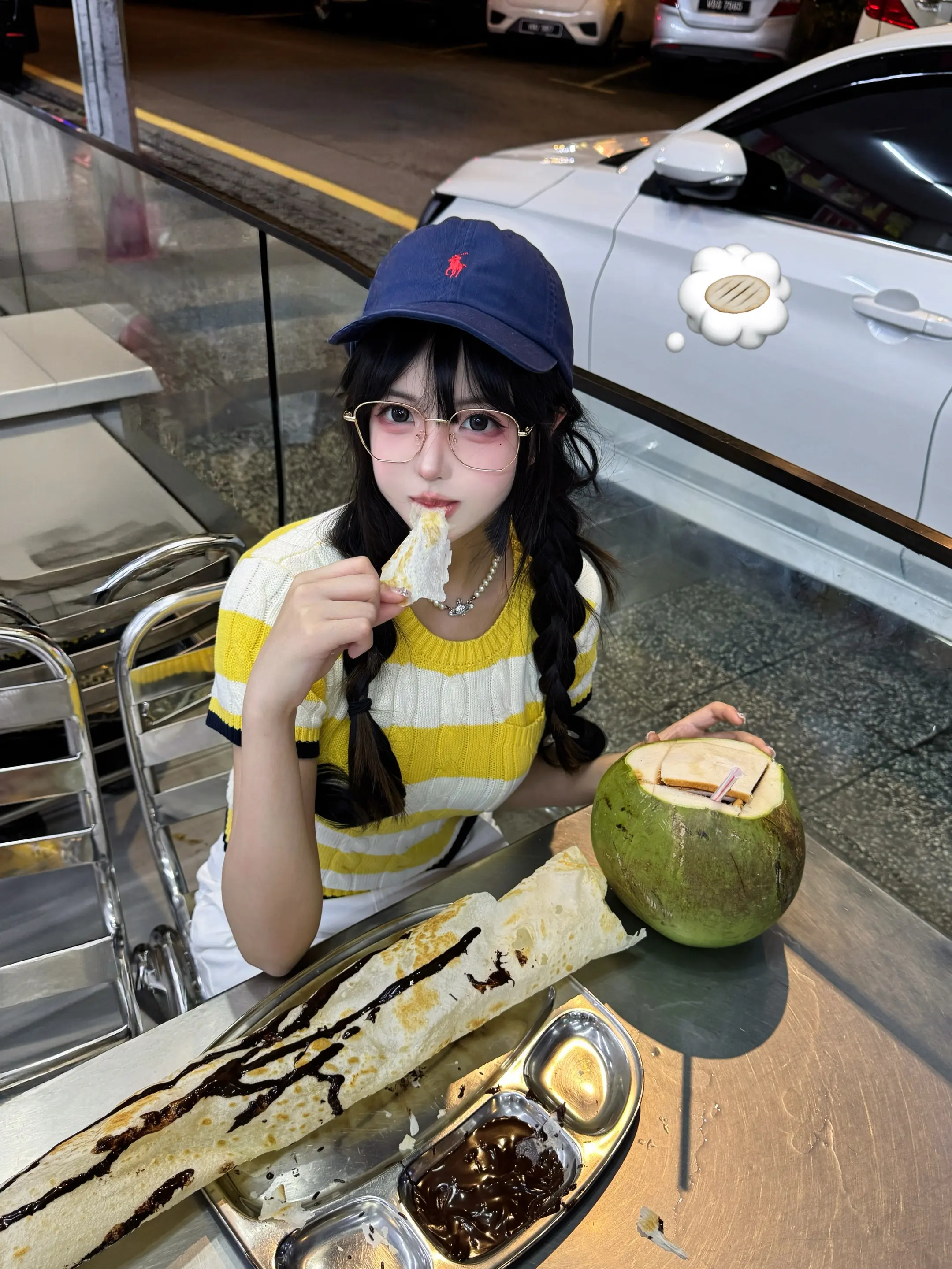 我倾家荡产买了把剑准备喝完酒就上路，碰巧你在邻座笑，从此心中再无江湖
