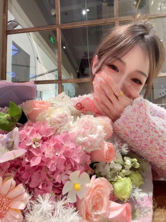 关于直男突然很会送花💐这件事！！！