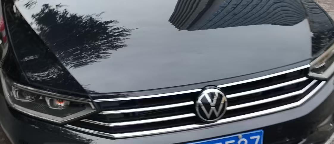 昔日车圈老大哥，如今瘦身求生存！大众一边豪掷400亿砸智能化，一边业绩遇冷，利润