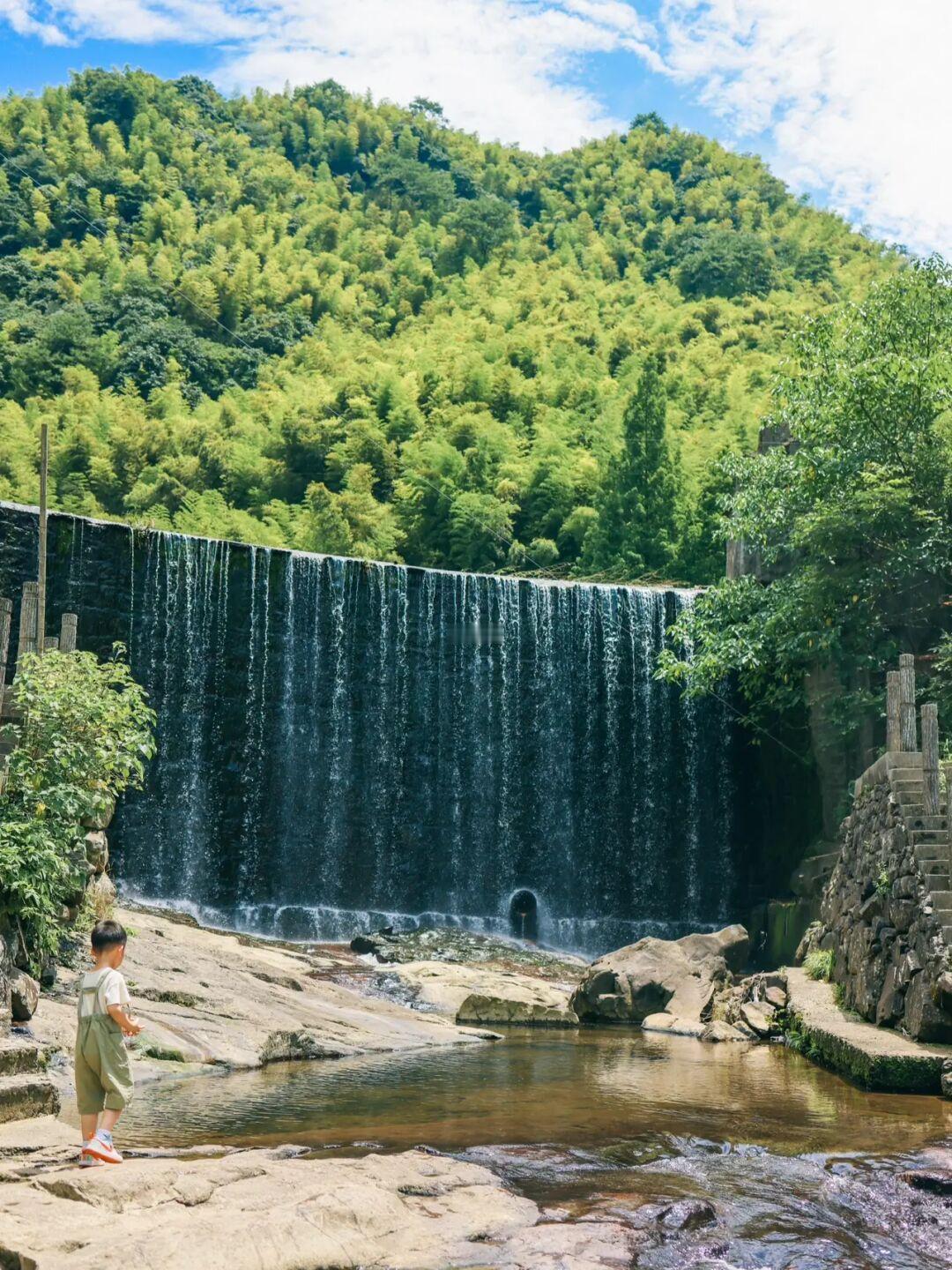 夏天玩水|快去，金冠村的瀑布又灵了！