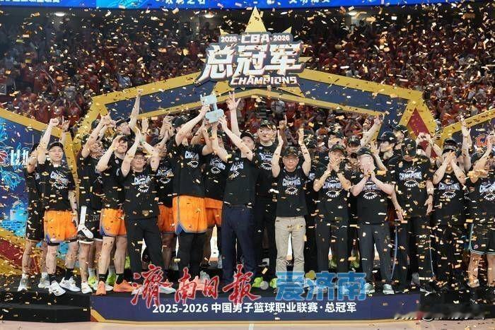 上海男篮具备成为CBA新霸主的雄厚基础，但想长期垄断联赛、建立王朝仍有明显短板，