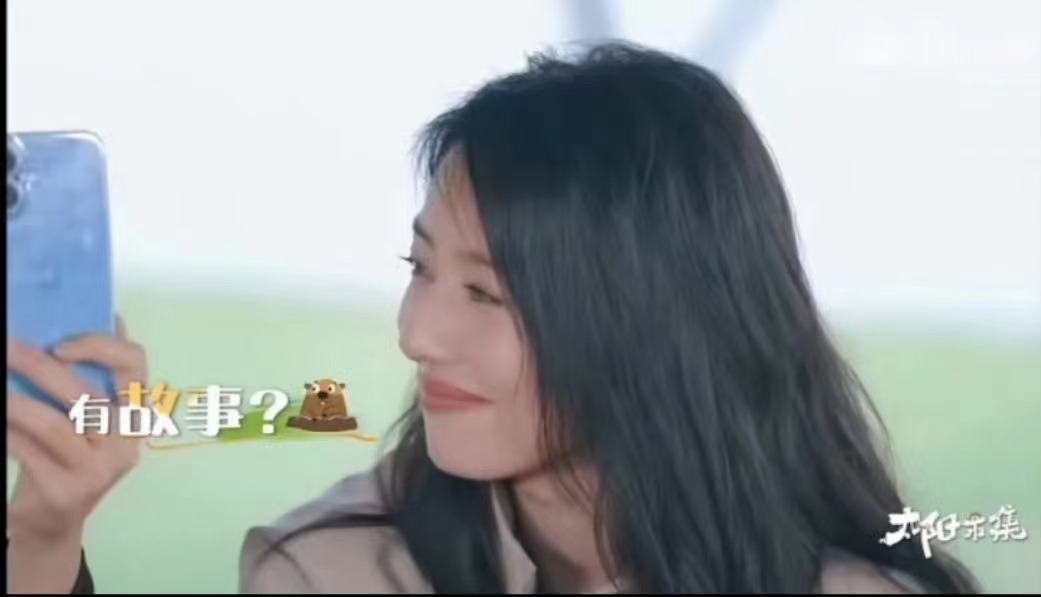 谢娜真不把观众当外人 谢娜似星耀空，却近在咫尺。以真心为墨，绘生活画卷与观众同赏