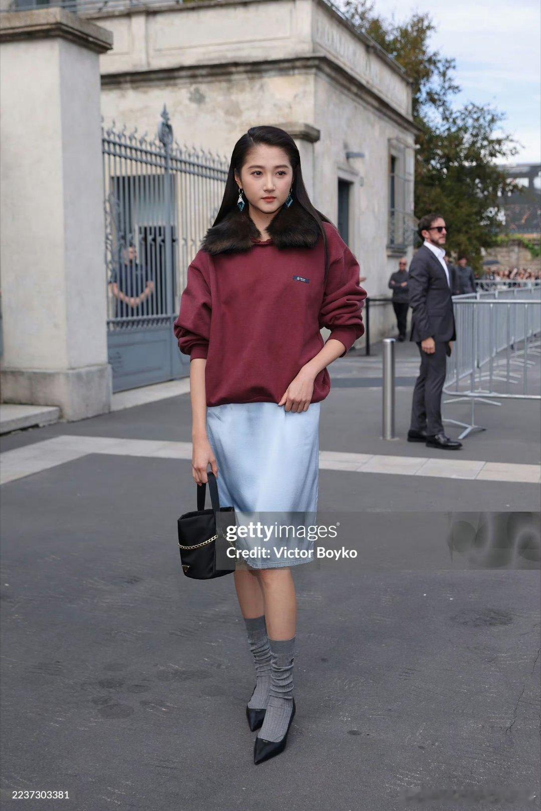 关晓彤 PRADA 大秀 G 社生图，这个状态不太妙，是不是又胖了… ​​​