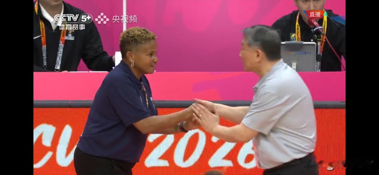 恭喜中国女篮没有任何悬念在世预赛，武汉赛区最后一场比赛中以83-71轻松战胜巴西