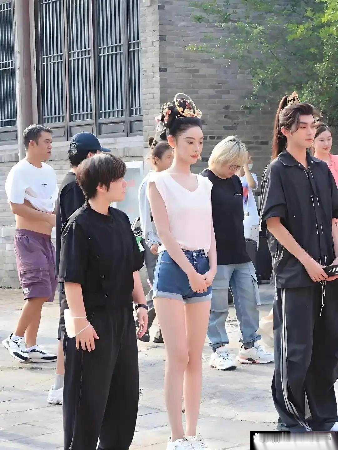 我的天呐！吴尊女儿neinei好美啊，这颜值可以出道了吧！ ​​​