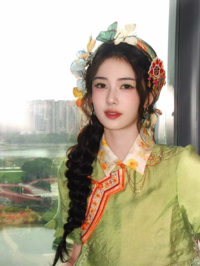 白鹿蝴蝶丝绸花头巾白鹿跑男惠安女民族造型 白鹿蝴蝶丝绸花头巾。白鹿跑男惠安女民族