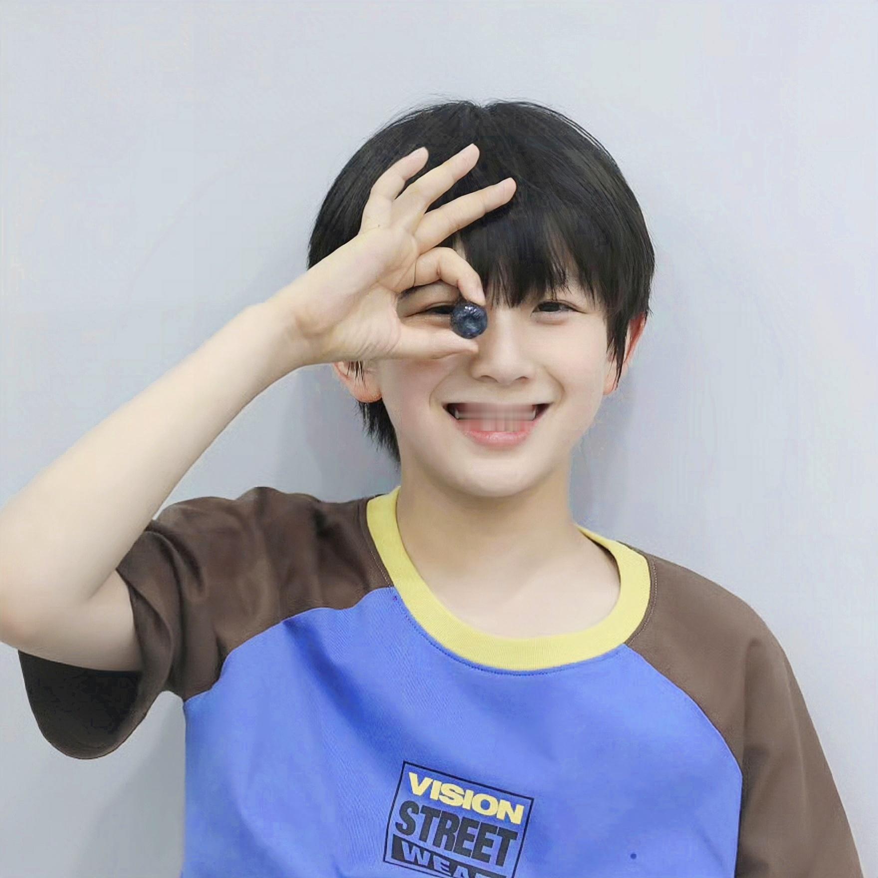 今日份男明星黄蓝系头像分享拿图点赞即可陈浚铭 