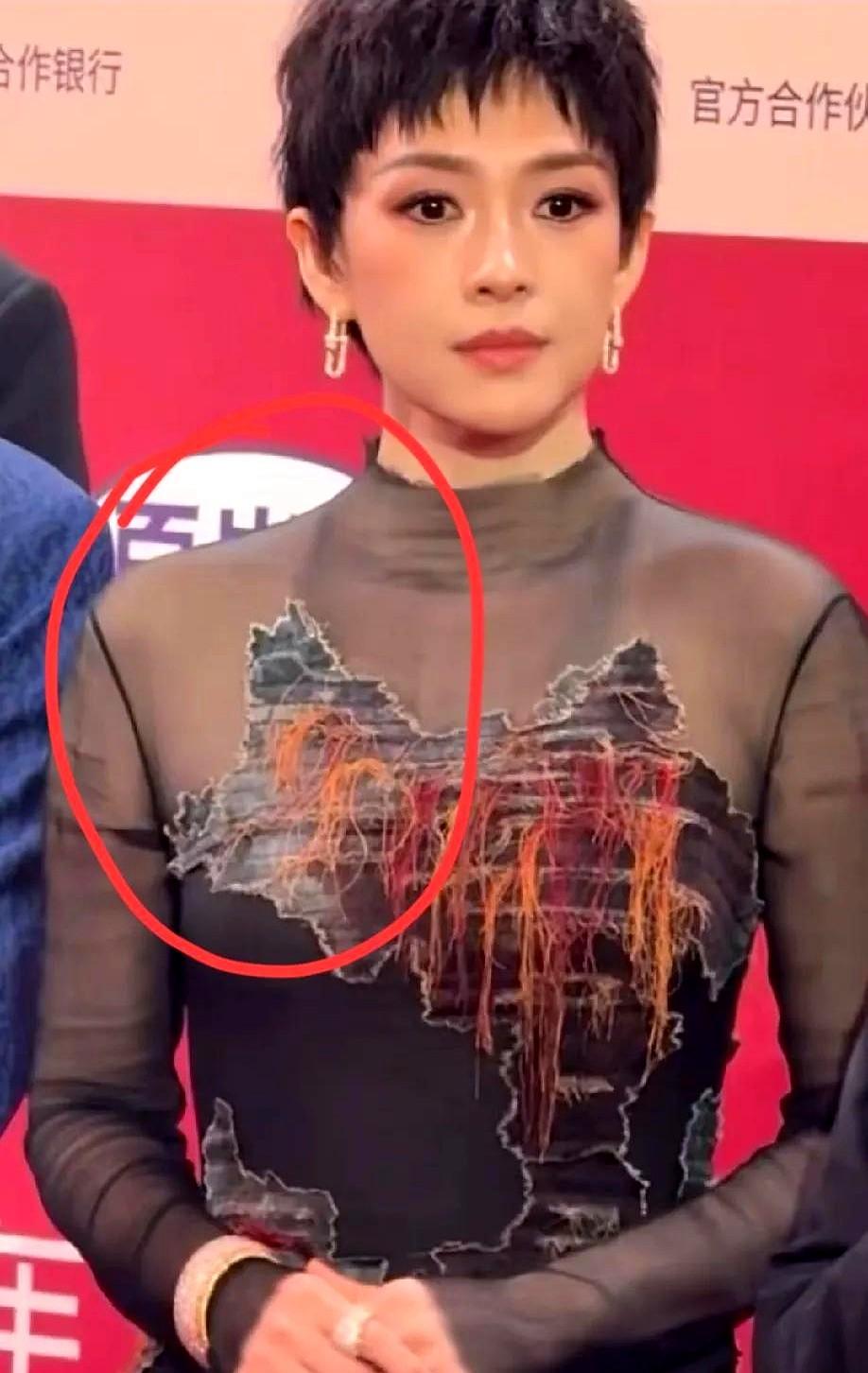 事实证明，再美的女人也扛不住短发！

章子怡在电影节一头利落短发出场，本来走路的