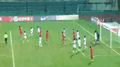 万球王厉害！颇有孙兴慜的风采！
 

刚换上场还没喘匀气，万项这就用两脚射门把斯