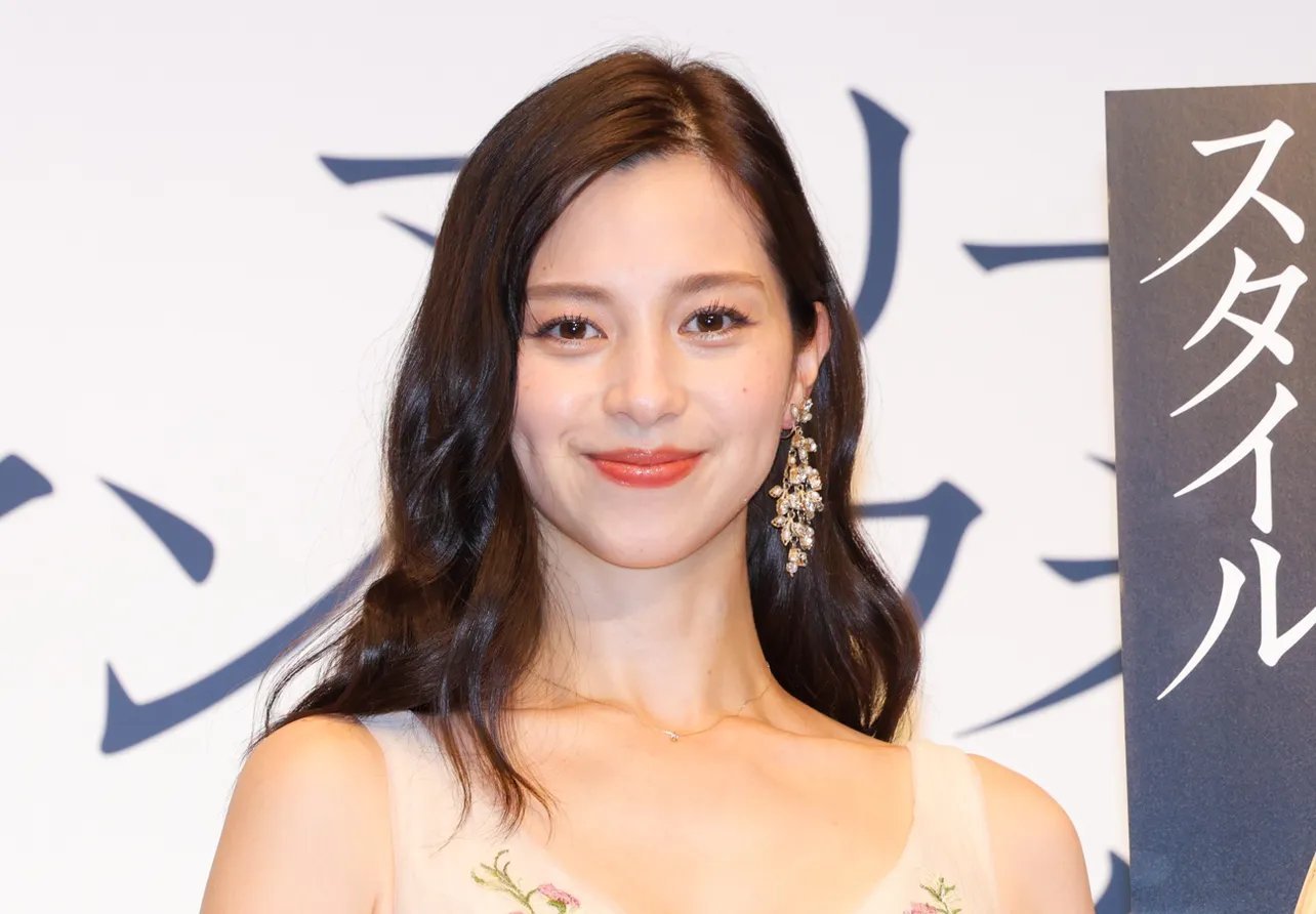 日娱新闻中条彩未 演员兼模特中条彩未于5月19日出席了在东京都内举办的展览“玛丽