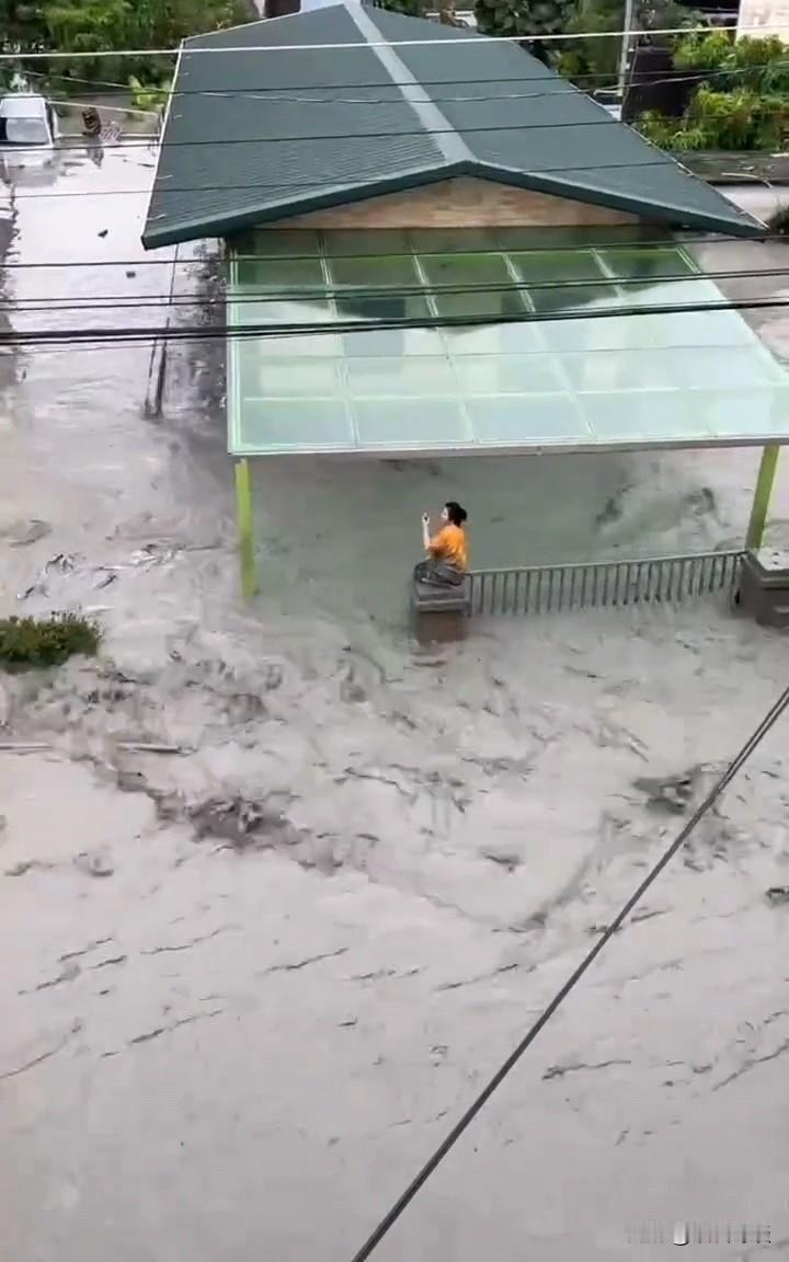 感觉台湾没有重视这次台风啊， 花莲124人因桦加沙失联，这个数据有点庞大了，而且