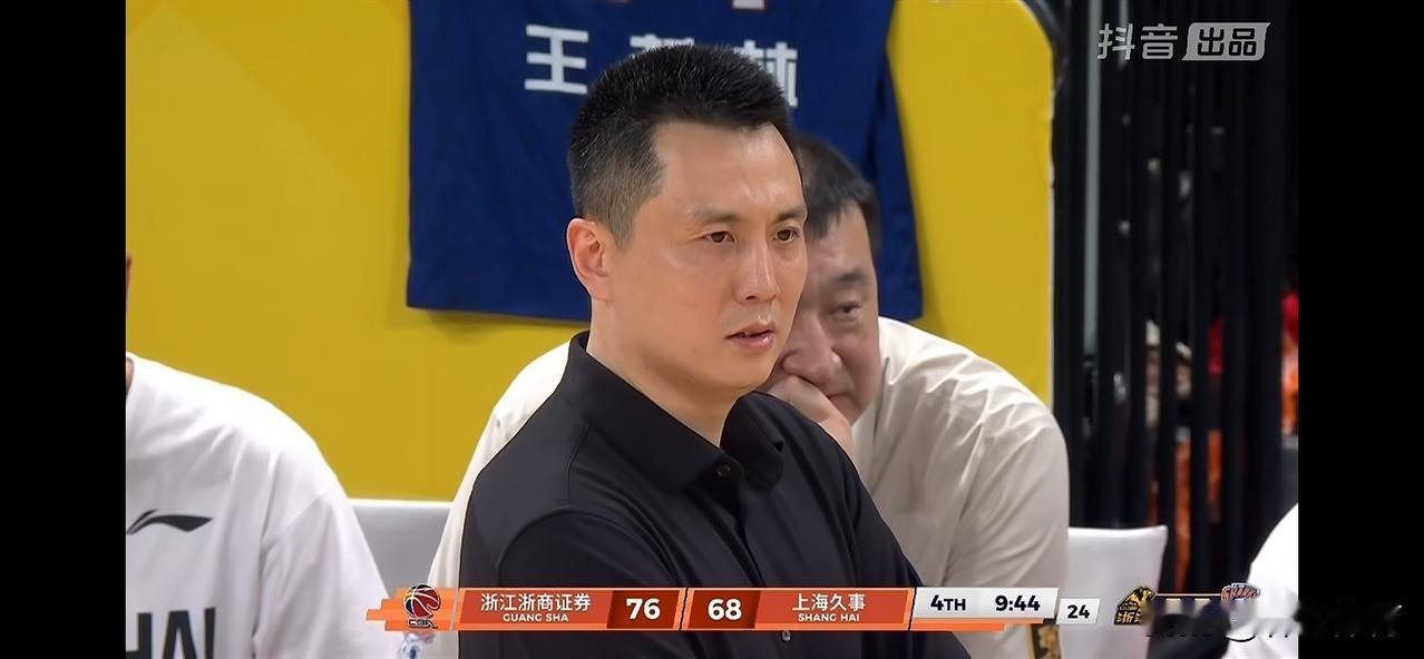 上海久事终于达成了自己想要的结果，今天的G4上海男篮如同梦游的以93-101客场