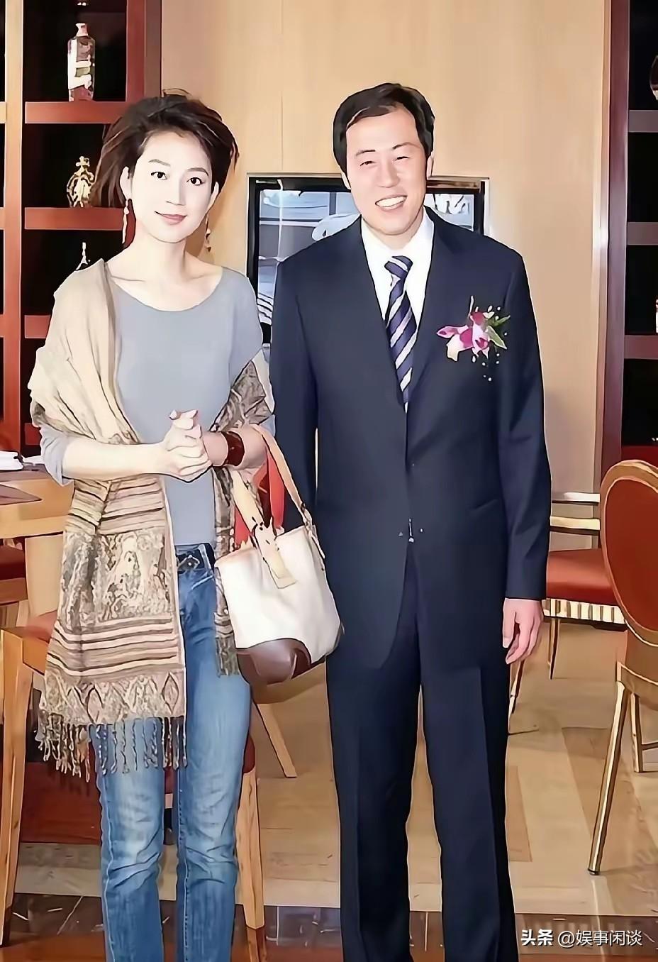 气质温婉，越品越好看，比刘芳菲更有韵味，你认得这位是谁吗？
