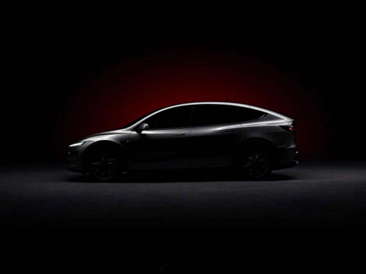 特斯拉 Model Y L来了！6座，车长4976，轴距3040；车标挺帅[馋嘴