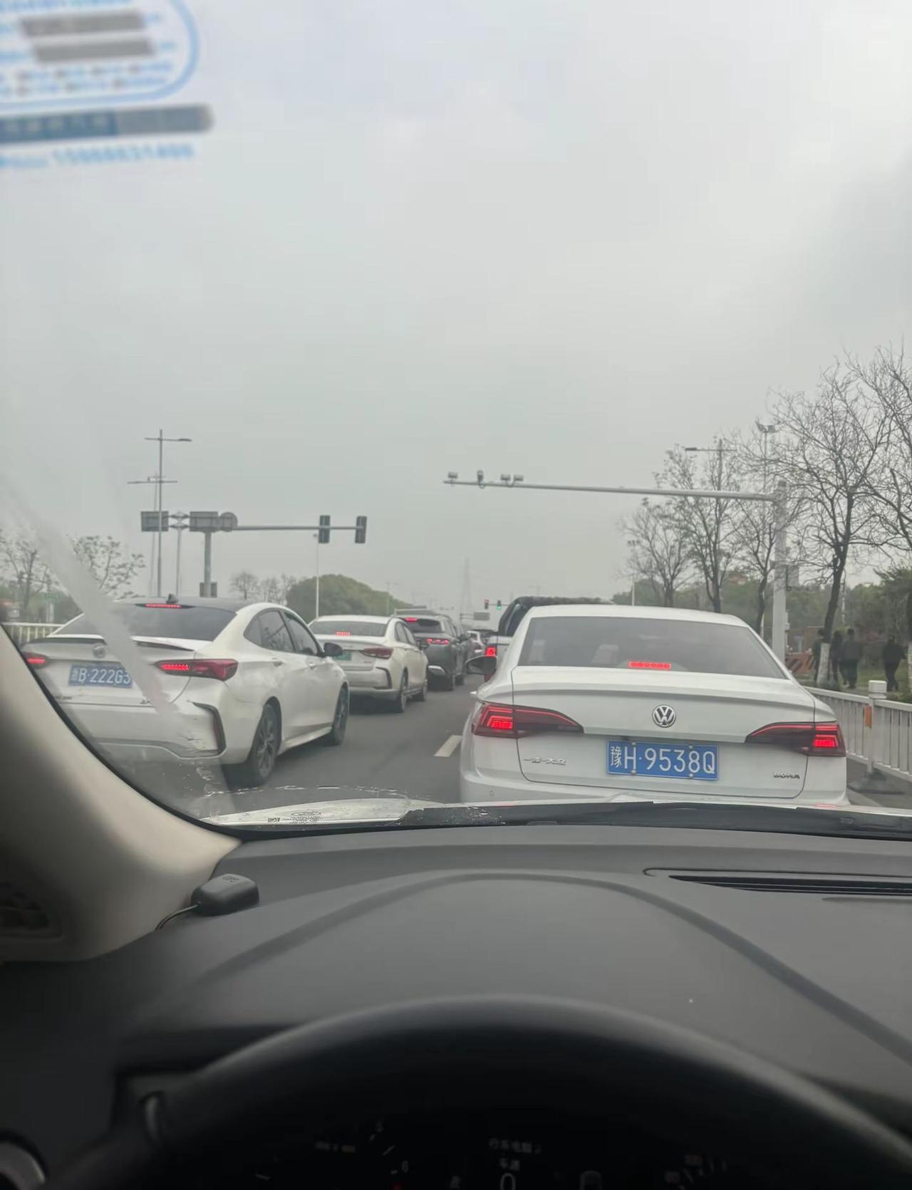 我知道了，你们的油肯定都不要钱，早上堵，晚上也堵😂😂交通拥堵现场 交通拥堵路