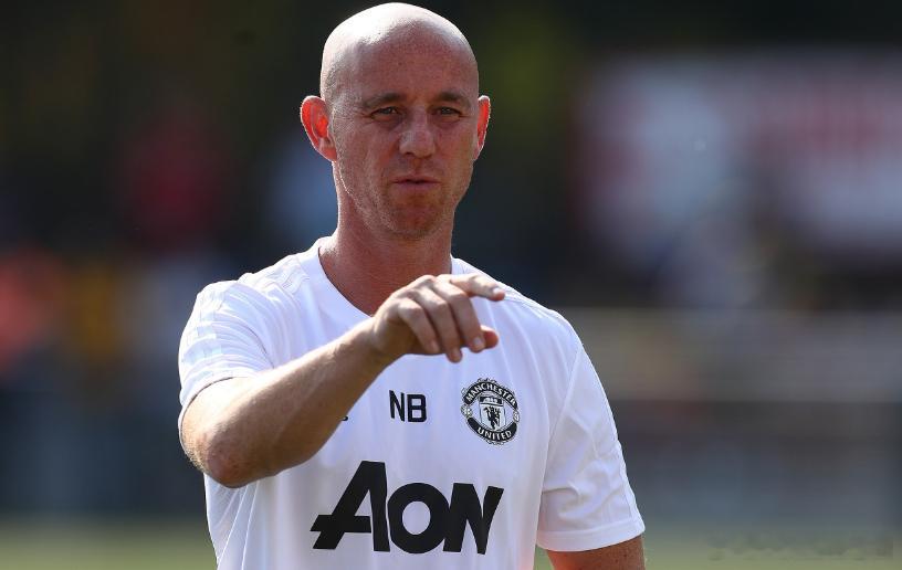 自拉特克利夫接管曼联的足球运营以来，俱乐部进行了大刀阔斧的变革。37岁的乔尼·埃