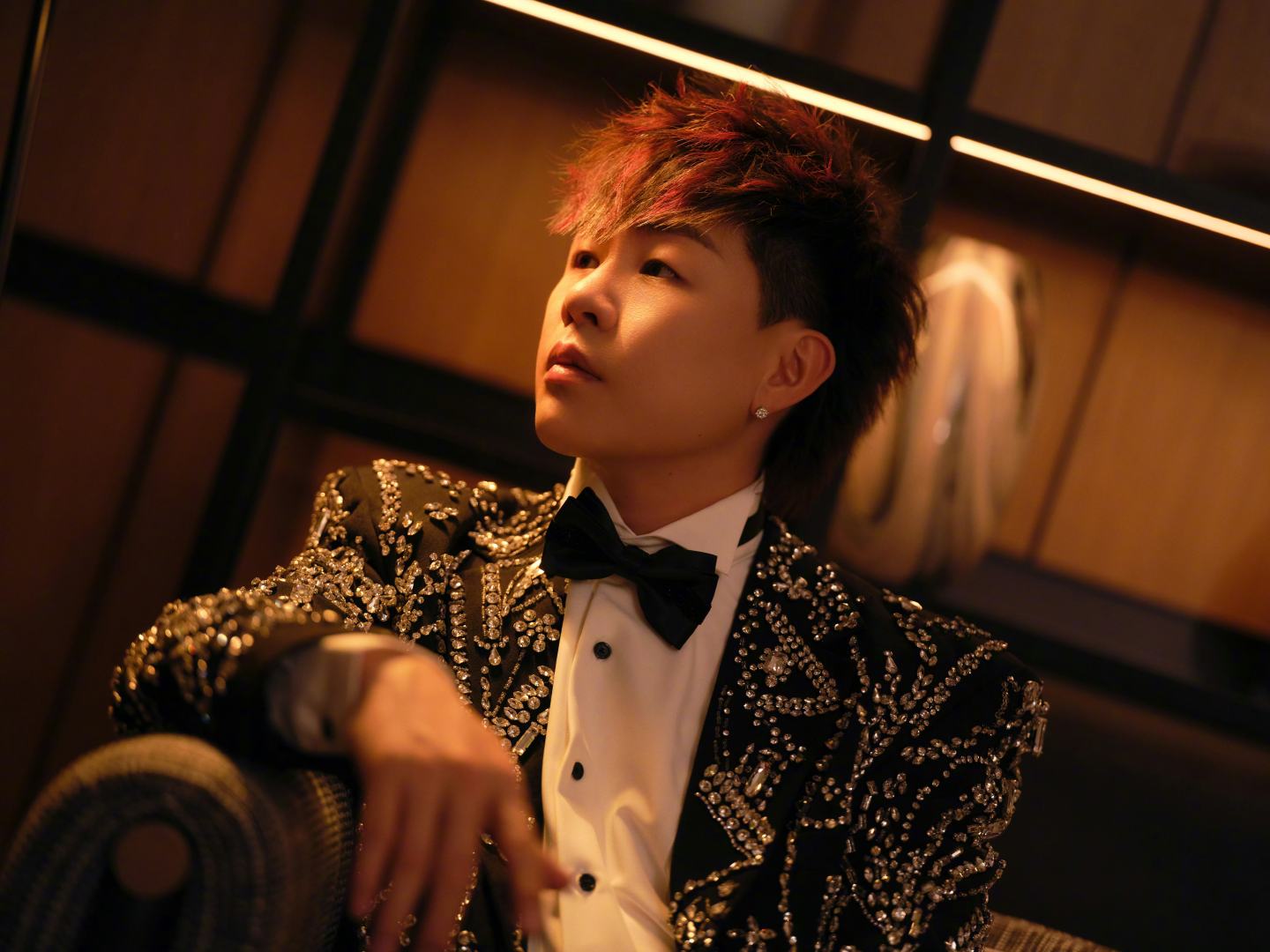 没人觉得胡彦斌和桃黑黑共用一个语音包吗？一发言就出戏，尤其是那句 “第一次当爸了