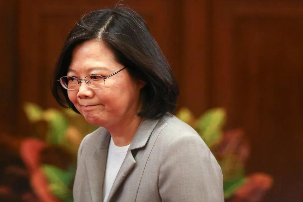 台当局出具了3份报告，其污蔑称：“大陆试图通过非法资助对北京有利的候选人，干预明