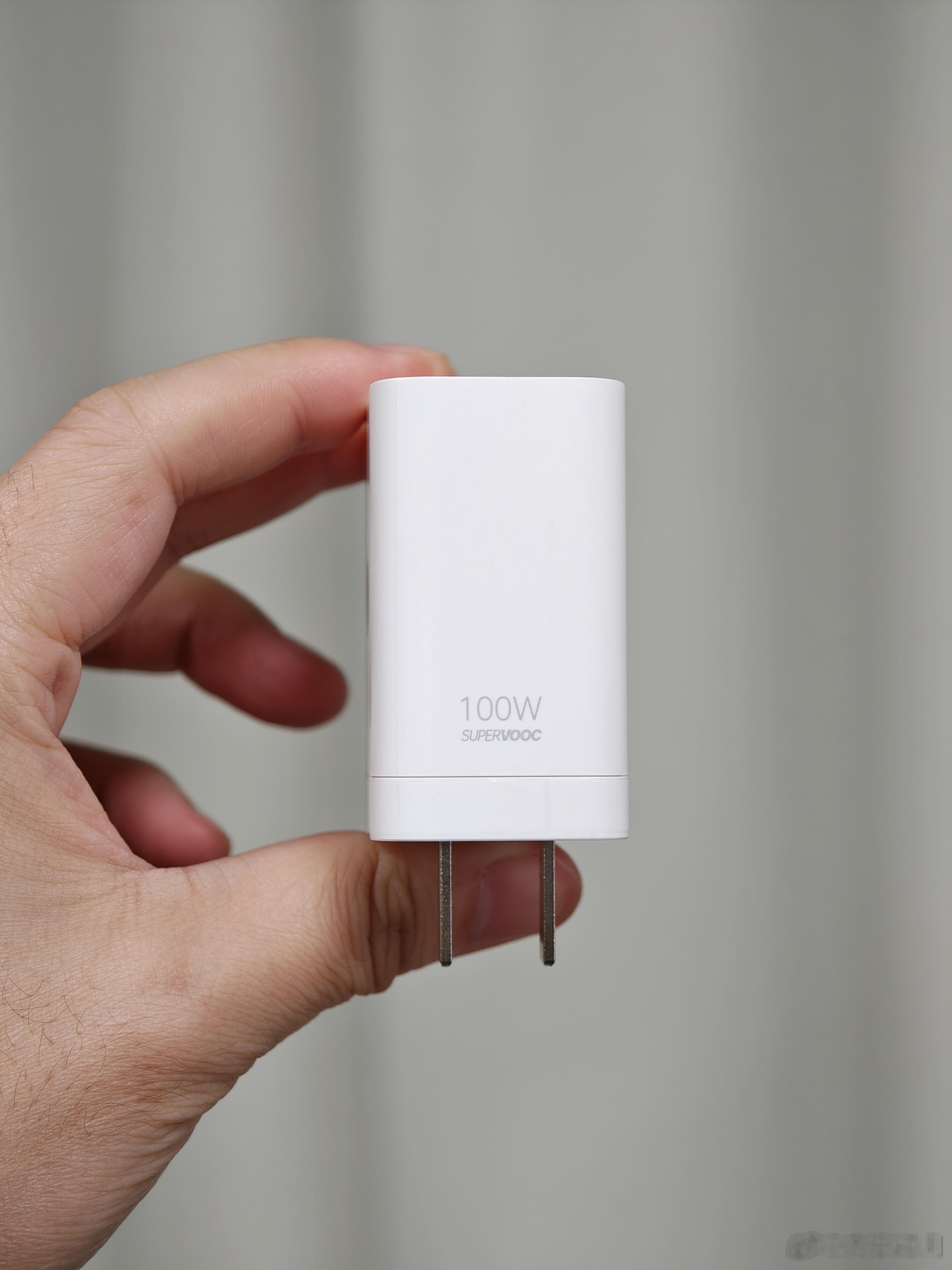 一个黑厂100W 充电头，评论即可抽取~ ​  ​​​