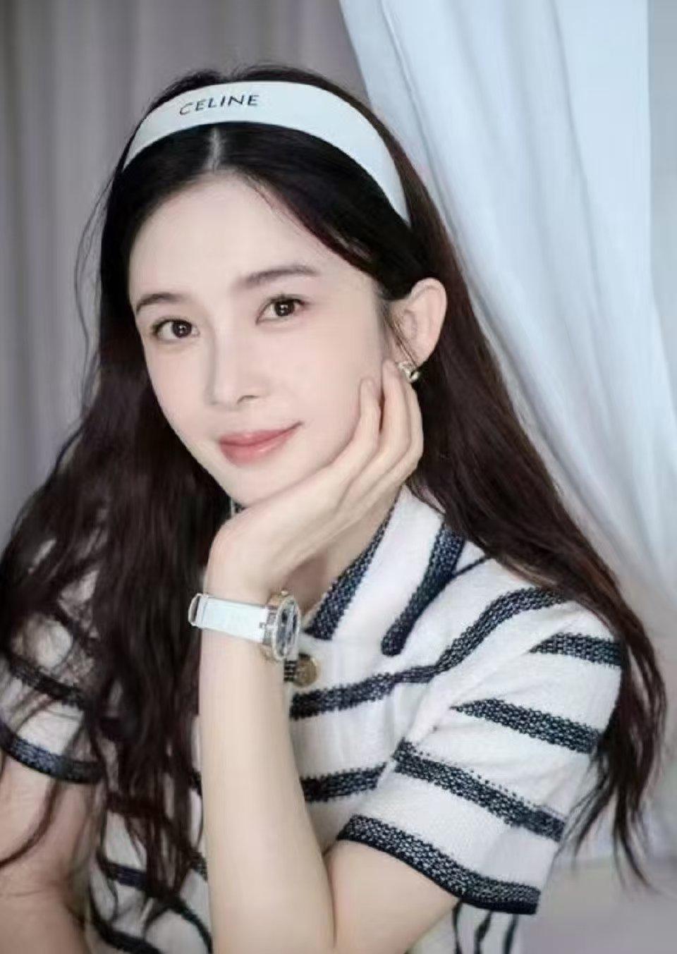 赵樱子自爆交往小11岁前男友，还是给出了几个信息点，①一线男演员，②三字姓名，③