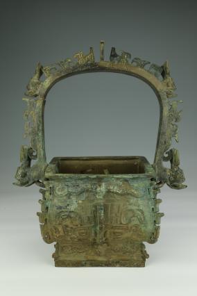 每天一件青铜器 江西省上饶市广丰县博物馆藏西周早期:提梁方卣/方彝. 失盖,19