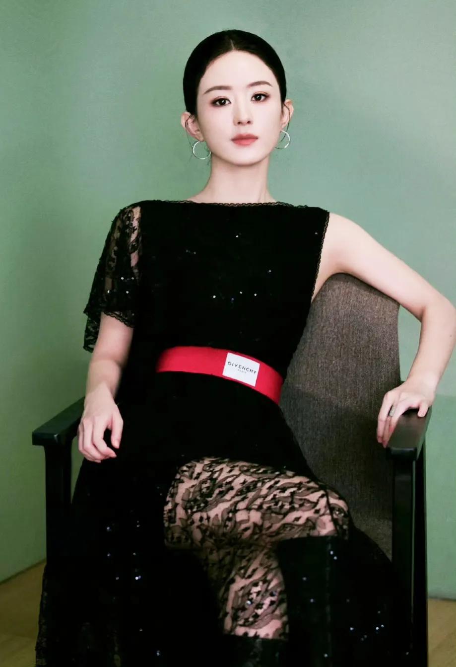 @赵丽颖 最新～今夜星光灿烂，@颖宝准时直播[比心]