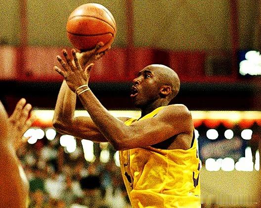 1996年7月2日，备战亚特兰大奥运会的中国男篮离开北京飞赴美国，先是在波特兰进