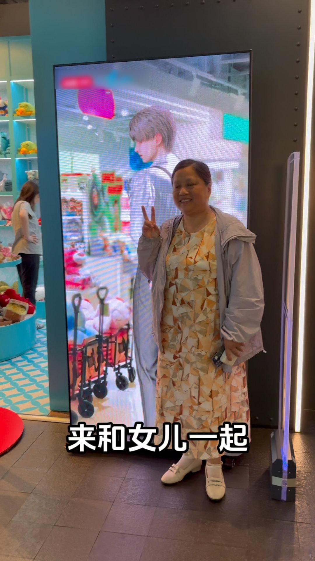 当我穿上妈妈做的婚纱去打卡线下 本二次元我真的要闹了，本来以为爸妈支持买谷自由就