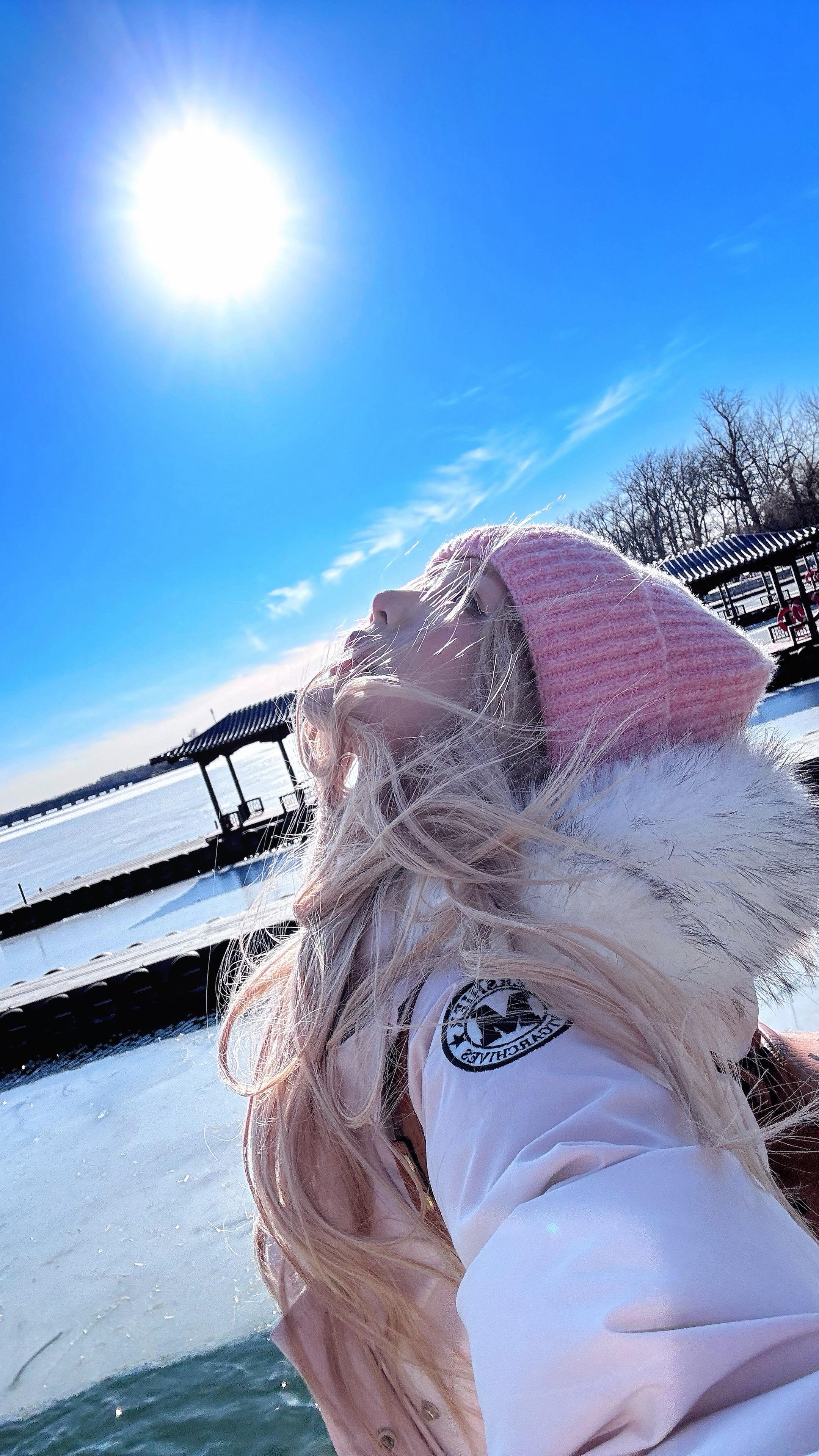 人类需要很多很多晴天和阳光去晒干过往的雨滴和潮湿