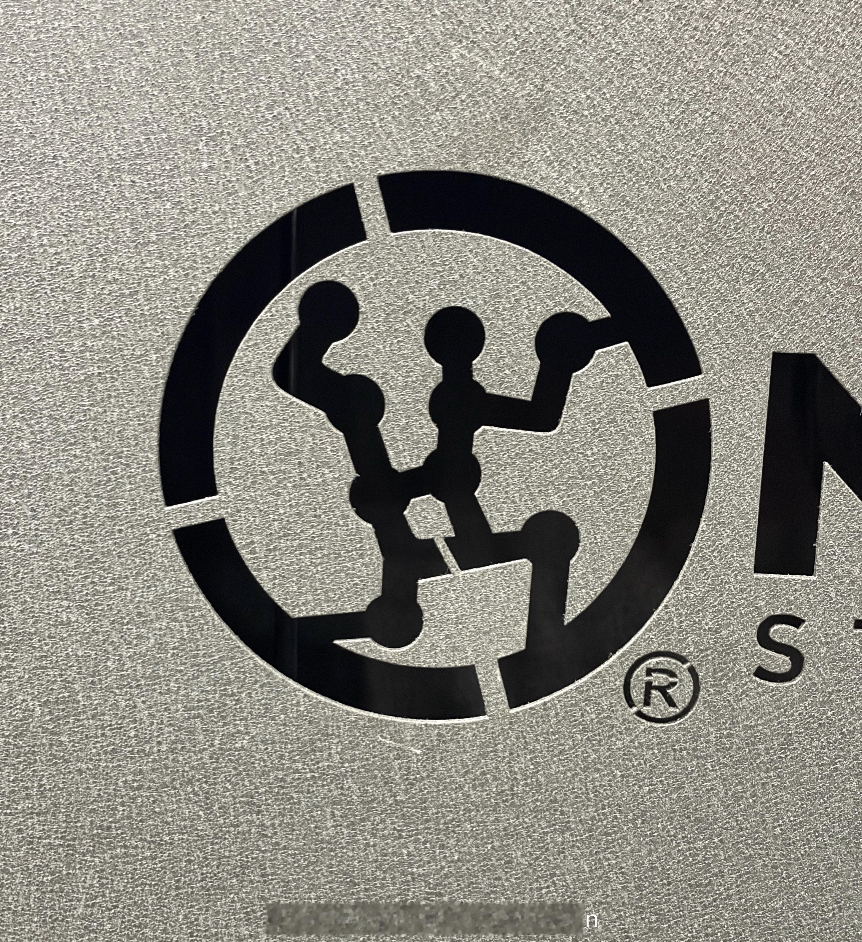 每次健身看着logo感觉怪怪的想知道大家看到的是啥图形？