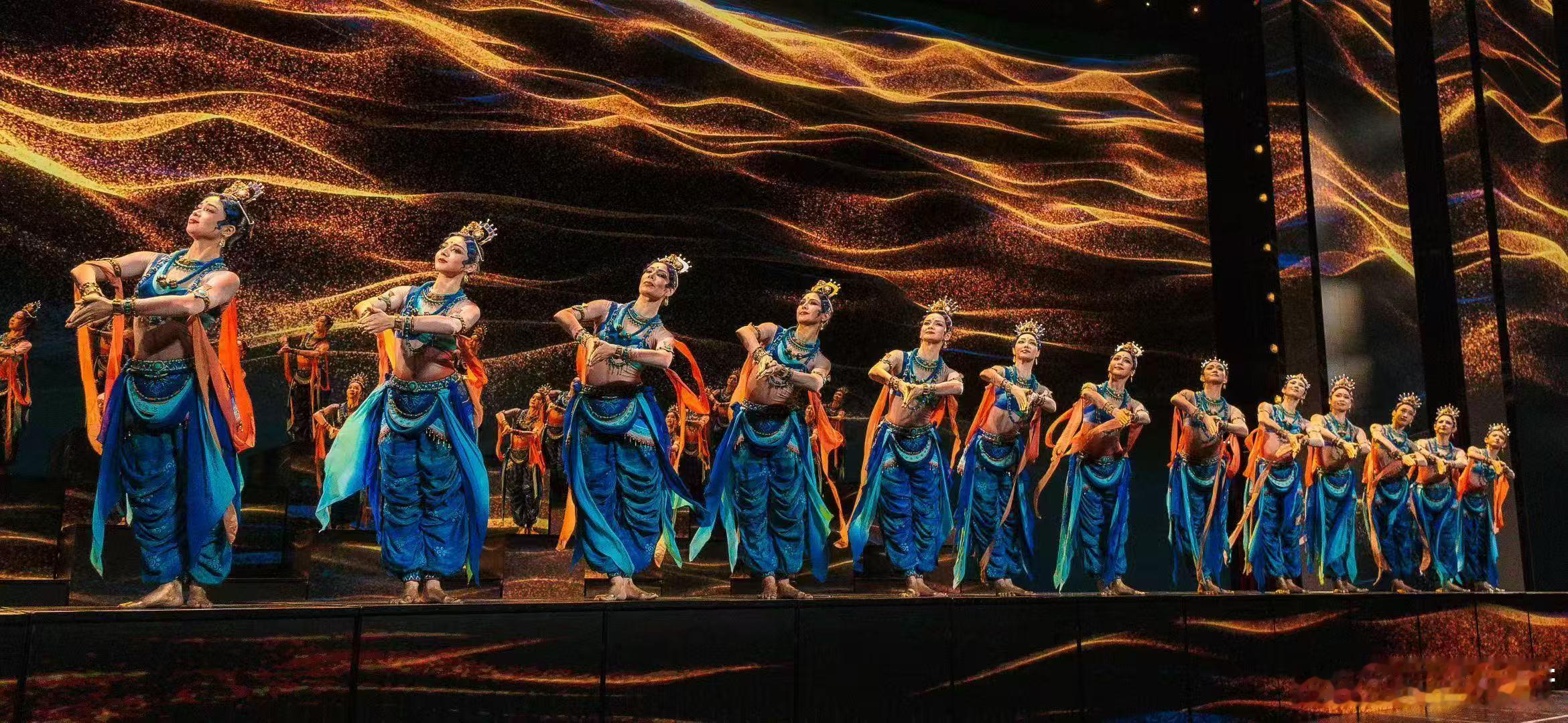 丝路古韵一眼千年丝路古韵把飞天乐舞跳活了春晚丝路漫漫舞姿翩翩，《丝路古韵》用 3